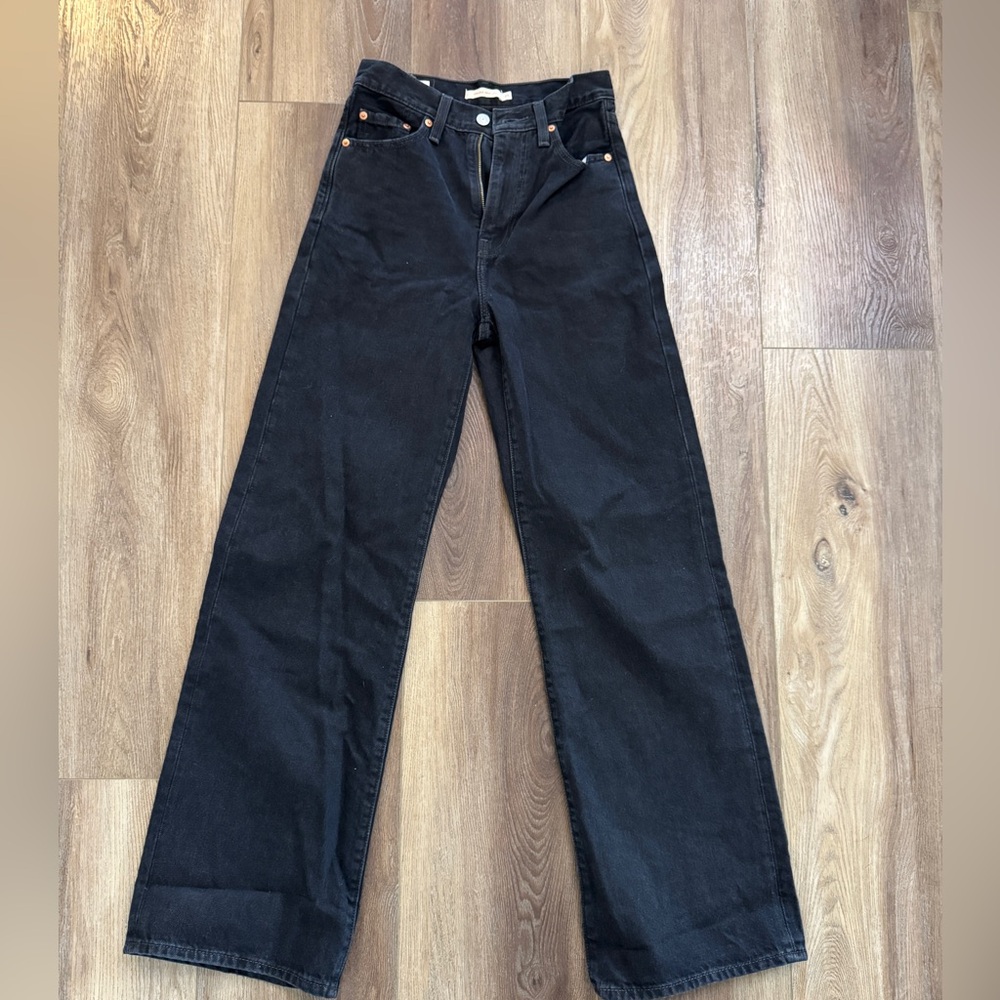 Classic Black Women's Levi’s Jeans wide leg high rise